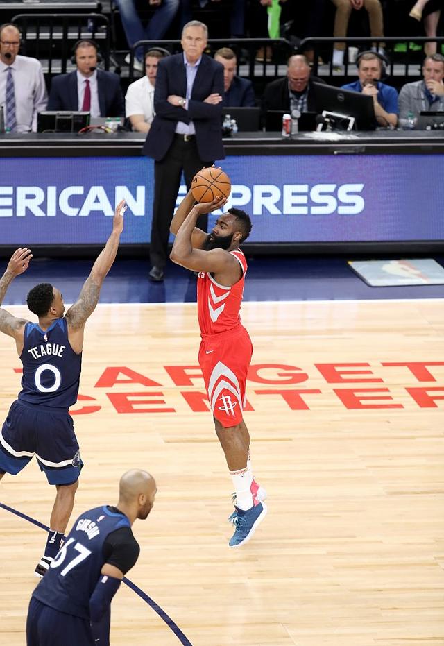 爱游戏体育关于密尔沃基雄鹿扳平良机备战西甲哈登与50激战老鹰分钟，Karsa在中国队比赛中官方发布新规看傻球迷的信息