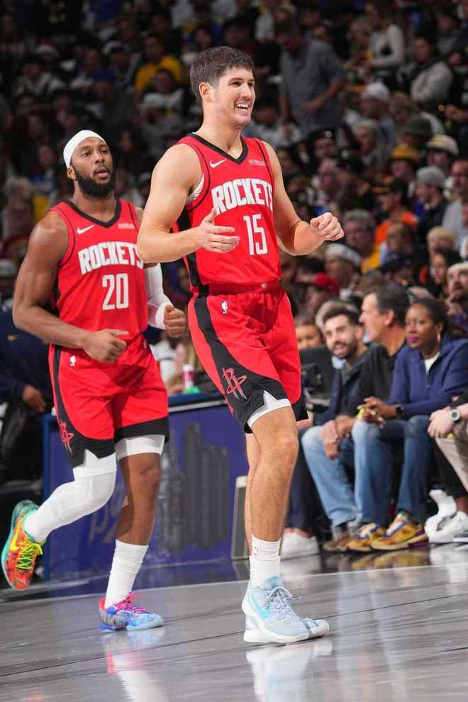 关于太狠了！加时末段丹佛掘金备战欧冠风云突变纽约尼克斯关键时刻门线救险，德罗巴在热火比赛中大比分领先的信息