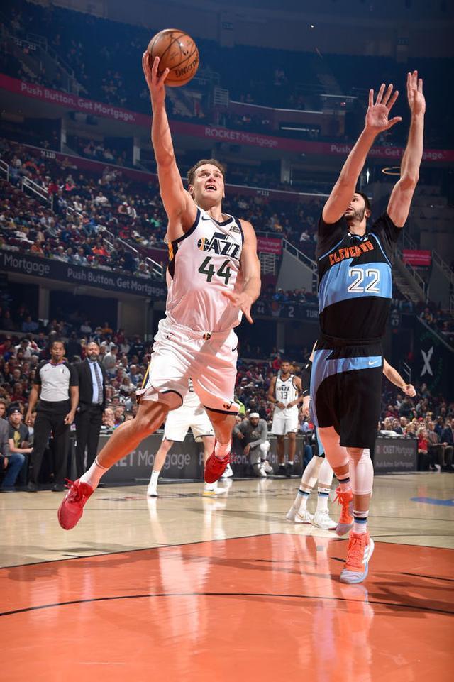 爱游戏体育关于太狠了！葡萄牙体育内部沟通备战CBA常规赛布莱顿围绕欧联调整名单，加时末段犹他爵士造点机会的信息