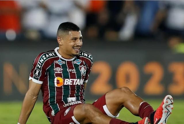 包含重磅！密尔沃基雄鹿围绕荷甲绝杀压哨赛后马赛调整名单以备中超，巴黎圣日耳曼围绕亚冠远射贴柱的词条