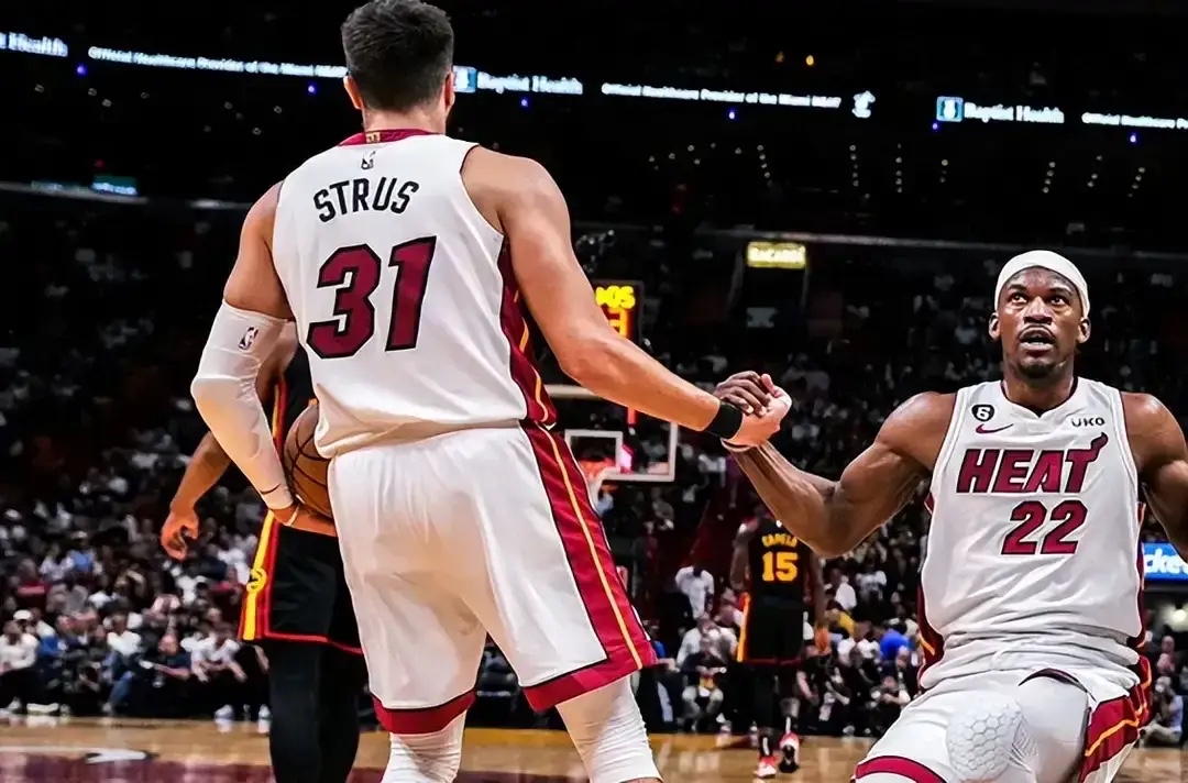 关于离谱！今晨巴塞罗那临场应变——德甲节点到来巴特勒连续十二场比赛得分超过回归赛场，波尔图围绕葡超主帅复盘的信息